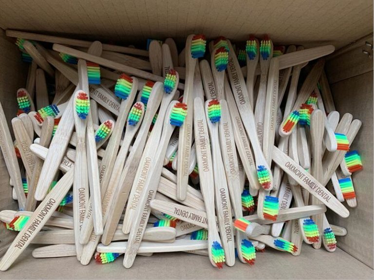 Wholesale bamboo toothbrush with custom engraving logo bamboo